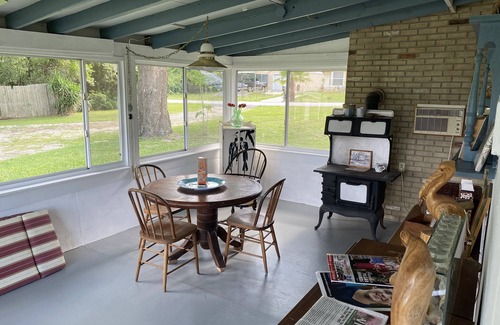 Inverness Cottage | Waterfront Cottage with Private Boat Dock Close to Historic Downtown