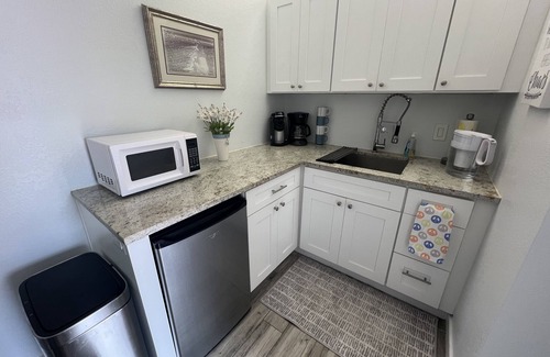 Fort Myers House | Waterfront, Cozy, Private, Guest House