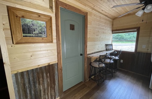Karnack Cabin | WATERFRONT.Cozy Cabin on the water- in a quiet tributary of Caddo Lake!
