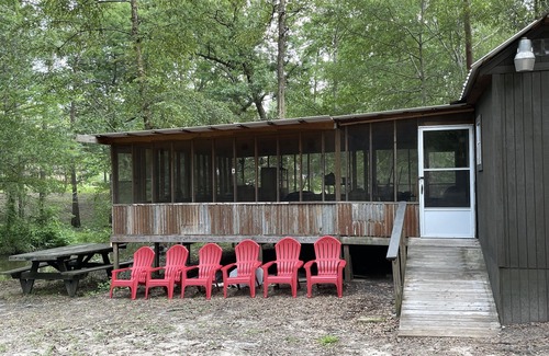 Karnack Cabin | WATERFRONT.Cozy Cabin on the water- in a quiet tributary of Caddo Lake!