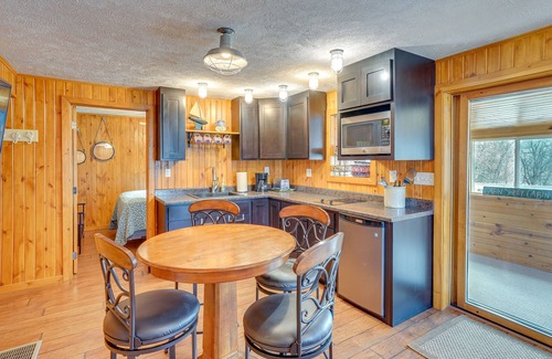 Crofton Cabin | Waterfront Crofton Cabin - Boat Dock & Fire Pit!