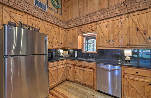 Arkadelphia House | Waterfront Deck: Home on Ouachita River!
