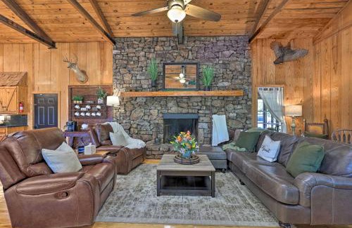 Arkadelphia House | Waterfront Deck Home on Ouachita River!