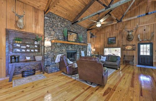 Arkadelphia House | Waterfront Deck Home on Ouachita River!