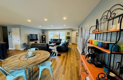 Cassopolis House | Waterfront Diamond Lake - Sandy beach