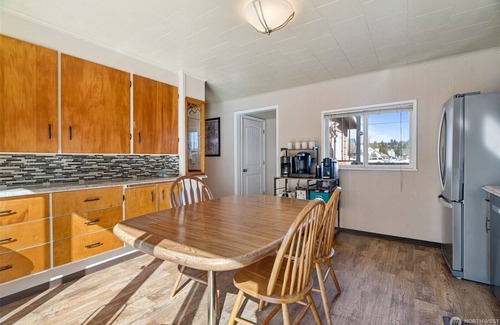 Aberdeen House | Waterfront, Dogs OK!, Fenced, Fishing, Kayaks, Hot tub, W/D, Smores, Crab Pots