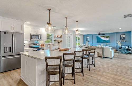 Port Orange House | Waterfront/Dolphins/Luxury Design/HOT TUB
