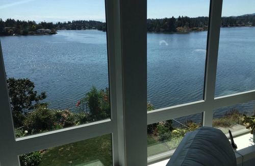 Saanich House | Waterfront eco home. Snowbird Special rates Jan1- Mar30
