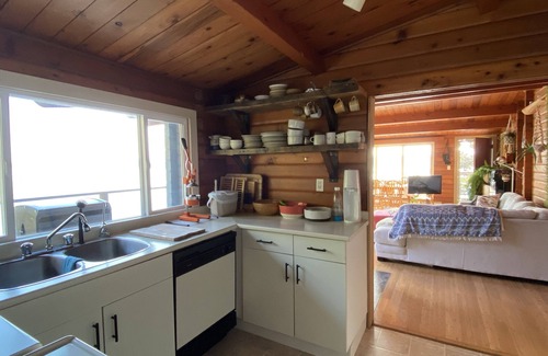 Galiano House | Waterfront Escape on Galiano Island BC