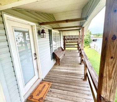Shoreline Park Apartment | Waterfront Escape 5Mins to Casino And Beach Free ParK
