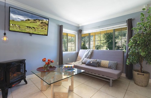 Upper Lake Cabin | Waterfront Executive Suite - The Lodge At Blue Lakes