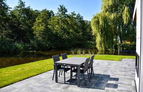 Loosdrecht House | Waterfront Family Retreat