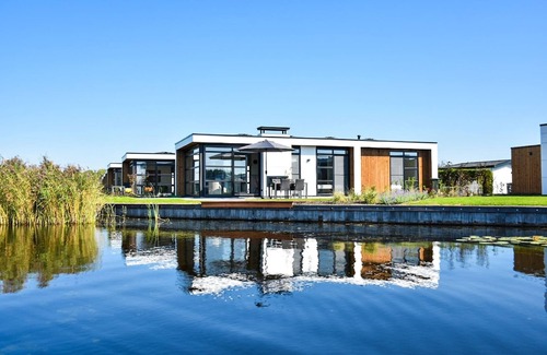 Loosdrecht House | Waterfront Family Retreat