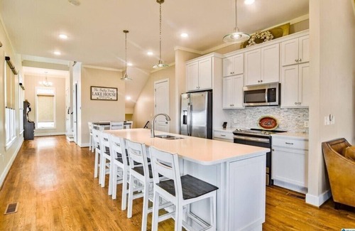 Cullman House | Waterfront family home on Smith Lake