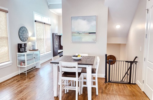 Cullman House | Waterfront family home on Smith Lake
