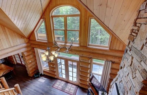 Fiddler Lake Resort Ski Chalet | Waterfront - Family, Pool & Spa
