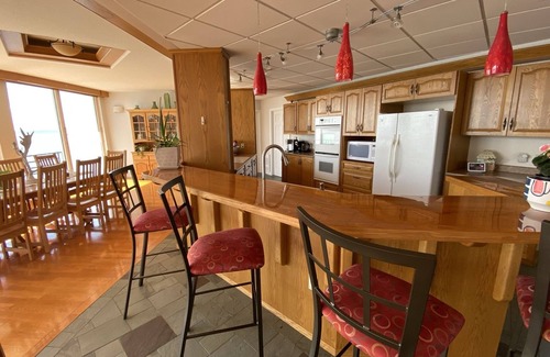 Shuniah House | Waterfront Family Rental on Lake Superior