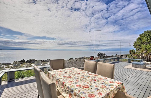 Ferndale Cottage | Waterfront Ferndale Home: Deck + Beach Access