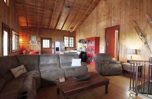 Crane Hill House | Waterfront|Few stairs|Kayaks|Firepit|Games|EV
