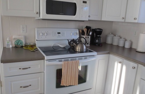 Kingsville Cottage | Waterfront, Finest sand swim beach,Cul-De-Sac,Lorain Lane,Pelee Island Finest