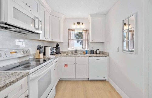 Orlando Beach Apartment | Waterfront | Fishing Pier | Walk to Beach