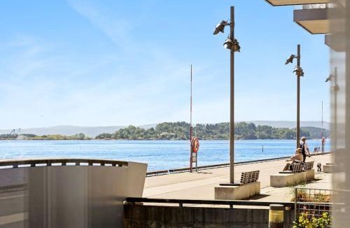 Gamle Oslo Apartment | Waterfront fjord view, home office, 2 BR LUX apt