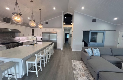Plantation Tropical Park House | Waterfront Florida Keys Home with Boat Dock and Hot Tub!