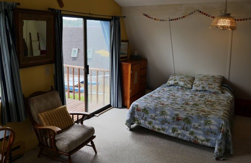 Shelton House | Waterfront Gem on Pickering Passage