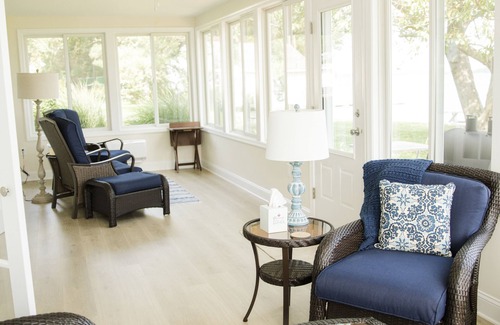 Abell Cottage | WATERFRONT GETAWAY- Charming Waterfront Cottage on St Clements Bay
