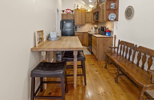 Oriental Apartment | Waterfront Getaway in sailing village of Oriental