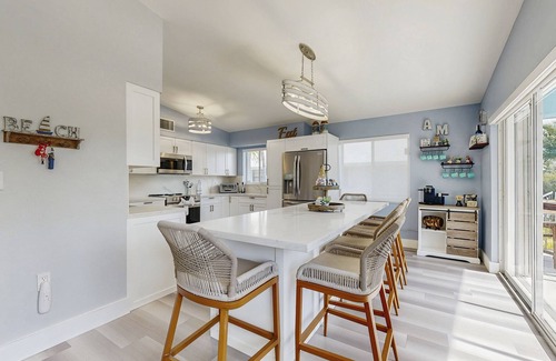 Key Largo House | Waterfront getaway w/stunning view, dockage, private pool, ping-pong, gas grill