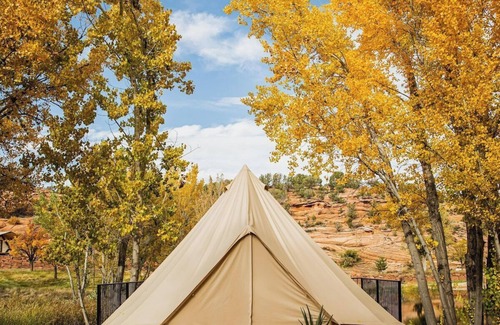 Kanab RV Rental | Waterfront Glamping Suite w Private Deck #2