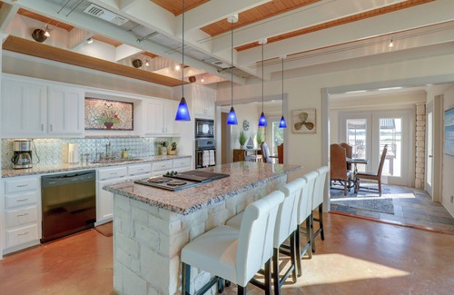 Dennis House | Waterfront Granbury House w/Deck & Private Dock!