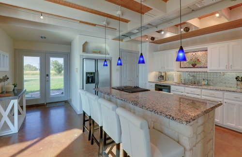 Dennis House | Waterfront Granbury House w/Deck & Private Dock!