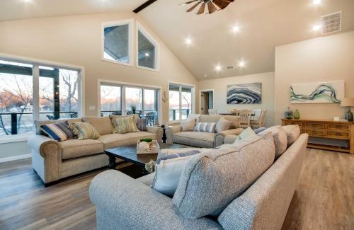 Cleora House | Waterfront Grand Lake Family House with Game Room!