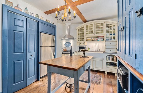 Bridgeton Townshp House | Waterfront Guest House Bed & Breakfast on the Delaware River in Bucks County
