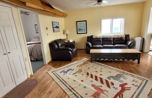 Comox Apartment | Waterfront Guesthouse