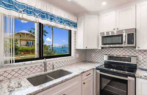 Edgewater House | WATERFRONT GULF ACCESS 3/2 NEWLY REMODELED