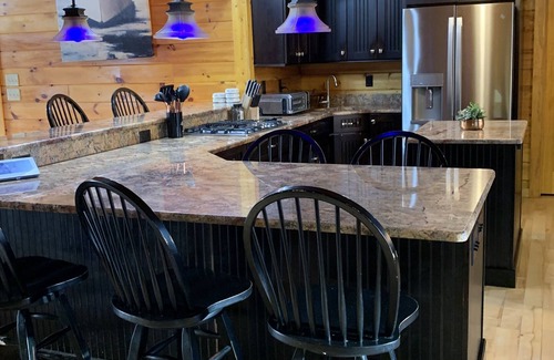 Lanexa Cabin | Waterfront Handicap accessible home with Fire pit, hot tub & dock