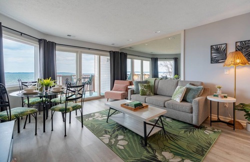 Traverse City Condo | Waterfront Haven 215|Balcony|Direct Beach Access|Near Downtown