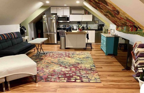 Fox Hill - Grandview House | Waterfront Hideaway PRIVATE 3rd flr guestsuite PRIVATE DECK Nature Preserve View