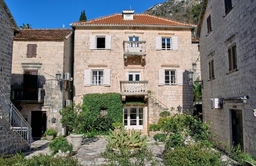 Perast Villa | Waterfront Historical Villa Perast