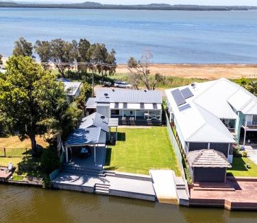 Chittaway Point House | Waterfront Holiday Home