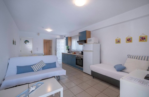 Kiveri Apartment | Waterfront Holiday apartment, in Kiveri, close to Nafplio, Mycenae, Peloponnese