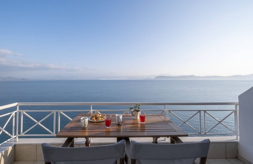Kiveri Apartment | Waterfront Holiday apartment, in Kiveri, close to Nafplio, Mycenae, Peloponnese