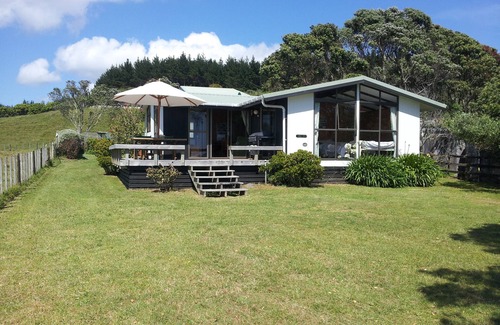 Opito Bay House | Waterfront Holiday Home - Ideal for Two Families