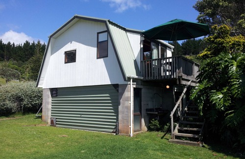 Opito Bay House | Waterfront Holiday Home - Ideal for Two Families