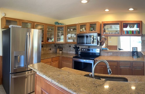 Kerens House | Waterfront Home -9 bedrooms, large patio. On Richland Chambers Lake-Corsicana TX