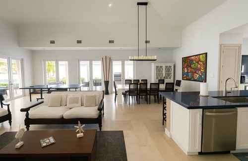 Alice Town Villa | Waterfront Home w/Ocean View | Pool, Dock & Games