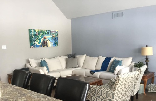 Bobcaygeon House | Waterfront home in Bobcaygeon. Easy walking distance to shopping ( Bigley’s),
